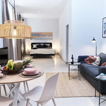 Don P - Pure Luxe Down Town Apartment